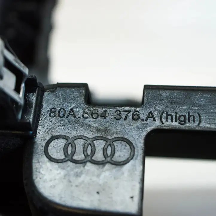 Audi Q5 SQ5 (2017 - ) 80A864376A Прочие детали салона — фото 6