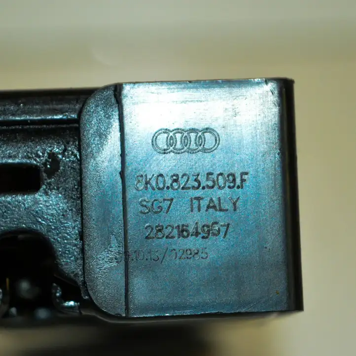 Audi Q5 SQ5 (2012 - 2017) 8K0823509F Замок капота — фото 5