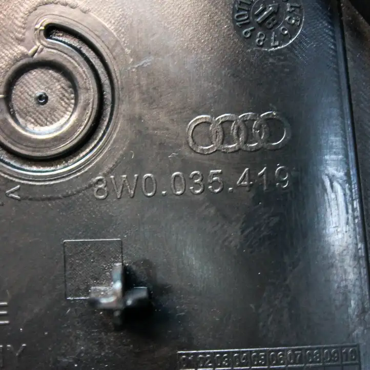 Audi A5 (2016 - ) 8W0035419 Накладка центрального динамика — фото 4