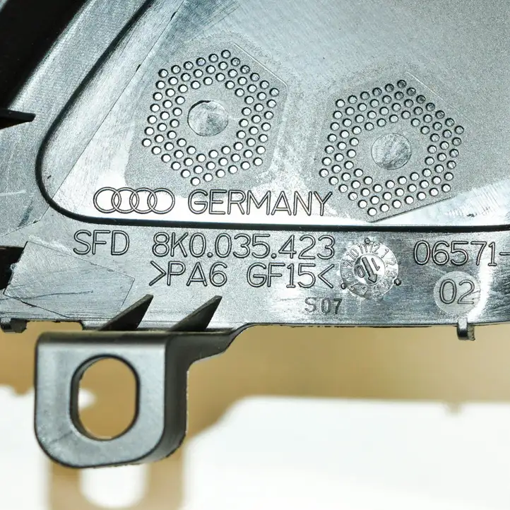 Audi A4 S4 B8 8K (2007 - 2011) 8K0035423 Отделка лючка топливного бака — фото 5