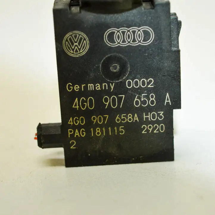 Audi A6 C7 (2014 - 2018) 4G0907658A Датчик качества воздуха — фото 6