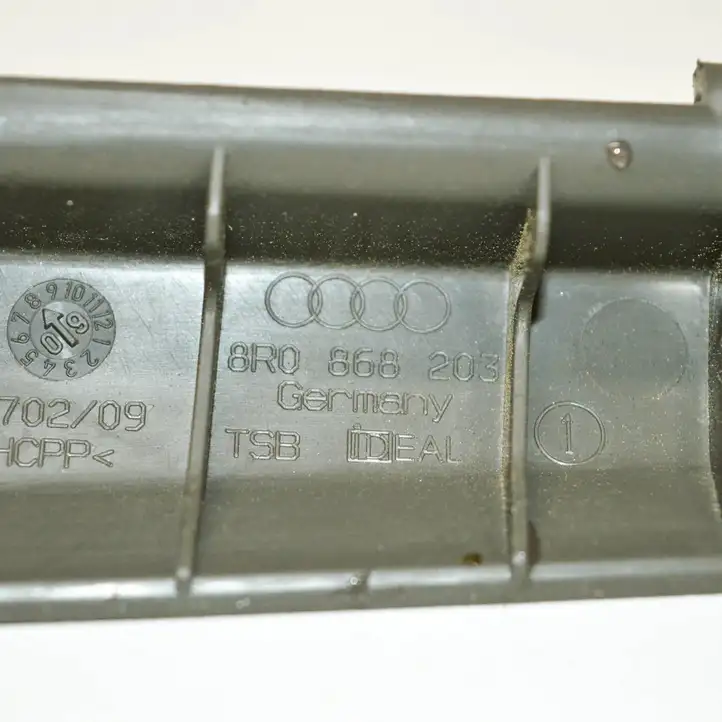 Audi Q5 SQ5 (2008 - 2012) 8R0868203 Прочие детали салона — фото 5