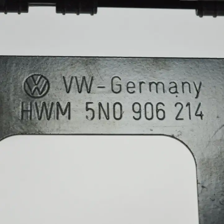 Volkswagen Tiguan (2007 - 2011) 5N0906214 Другая часть кузова — фото 4