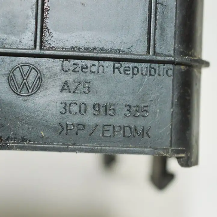 Volkswagen Tiguan (2007 - 2011) 3C0915335 Прочие детали моторного отсека — фото 4