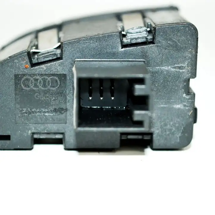 Audi A6 S6 C6 4F (2004 - 2008) 4F2927227 Кнопка фаркопа в багажнике — фото 10