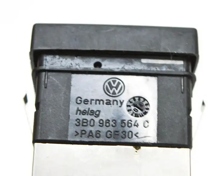 Volkswagen PASSAT B5.5 (2001 - 2005) 3B0963564C Кнопка фаркопа в багажнике — фото 5