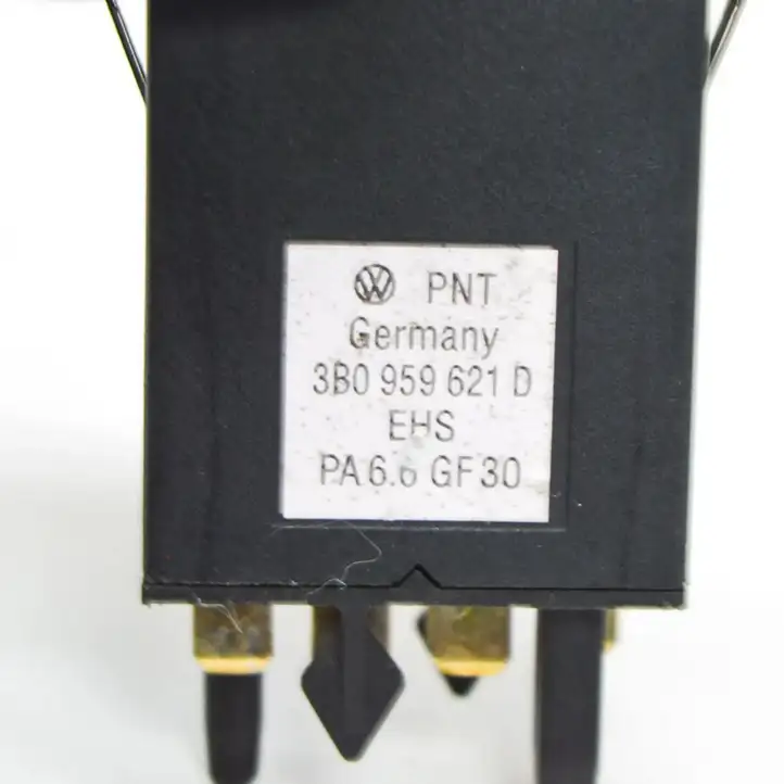 Volkswagen PASSAT B5.5 (2001 - 2005) 3B0959621D Кнопка фаркопа в багажнике — фото 5