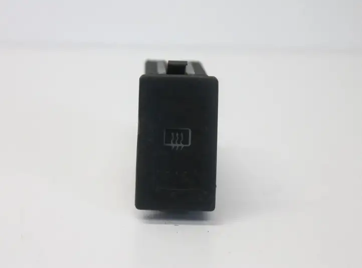 Volkswagen PASSAT B5.5 (2001 - 2005) 3B0959621D Кнопка фаркопа в багажнике — фото 1