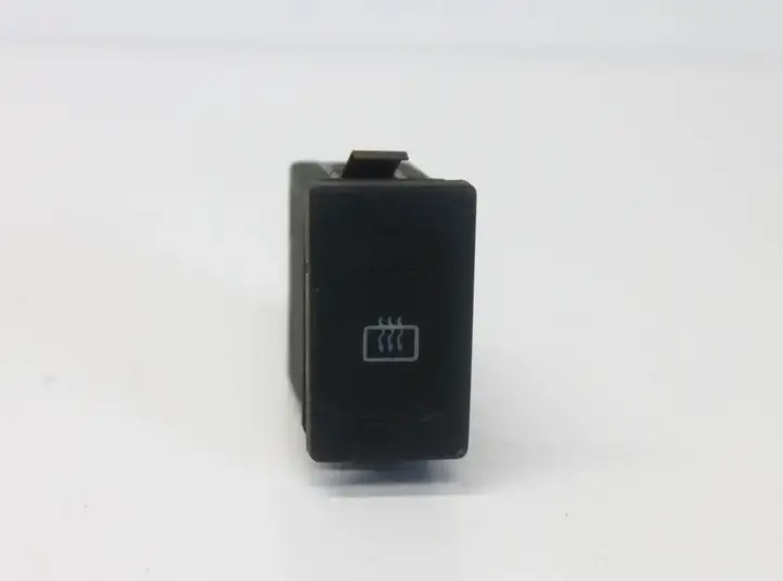 Volkswagen PASSAT B5.5 (2001 - 2005) 3B0959621C Кнопка фаркопа в багажнике — фото 1