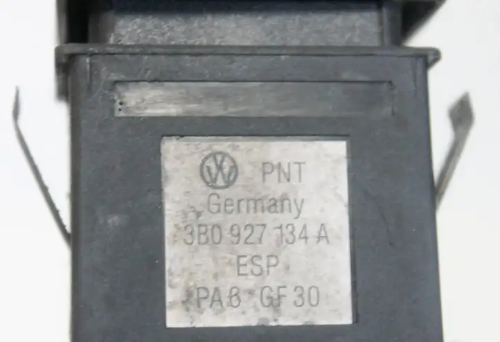 Volkswagen PASSAT B5.5 (2001 - 2005) 3B0927134A Кнопка фаркопа в багажнике — фото 3
