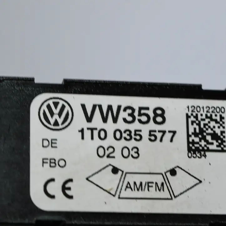 Volkswagen Touran I (2003 - 2010) 1T0035577 Усилитель антенны — фото 4
