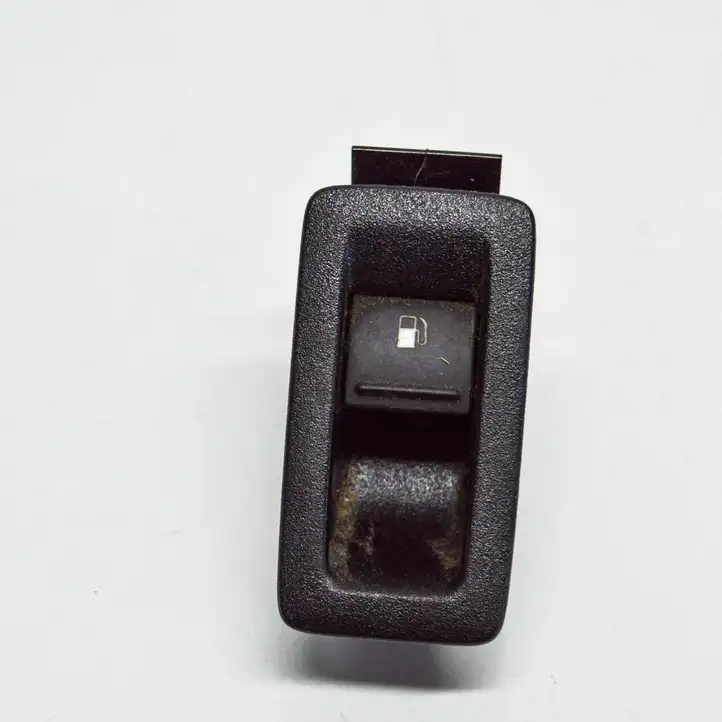 Volkswagen Touran I (2003 - 2010) 1T0959833 Кнопка фаркопа в багажнике — фото 1