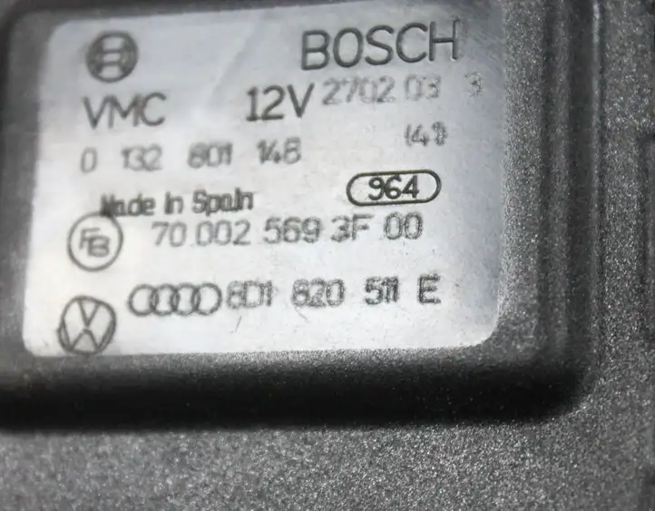 Volkswagen PASSAT B5.5 (2001 - 2005) 8D1820511E Двигатель задвижки потока воздуха — фото 3