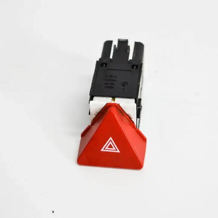 Volkswagen Touran I (2003 - 2010) 1T0953509 Кнопка фаркопа в багажнике — фото 1