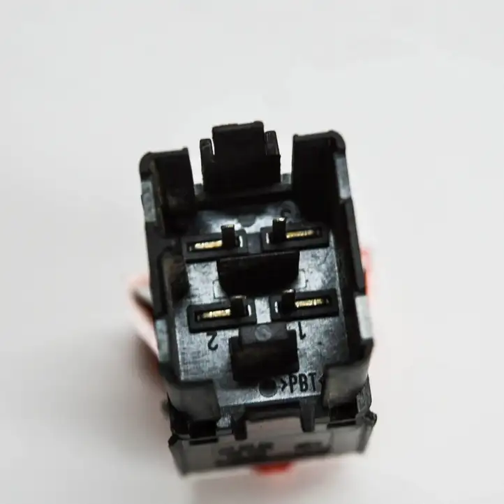 Volkswagen Touran I (2003 - 2010) 1T0953509 Кнопка фаркопа в багажнике — фото 3