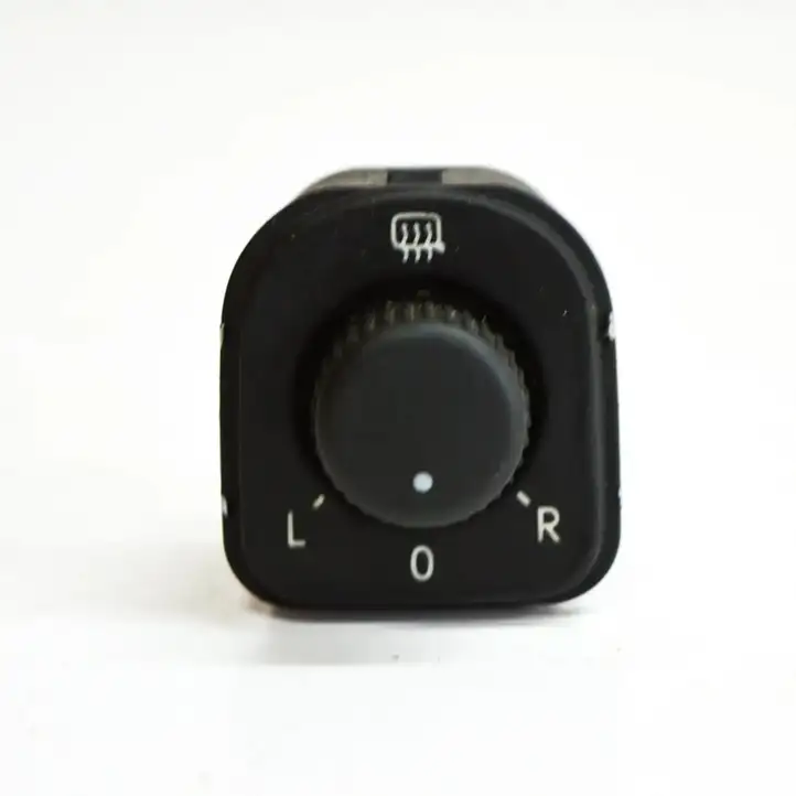 Volkswagen Golf V (2003 - 2009) 1K0959565F Кнопка фаркопа в багажнике — фото 3