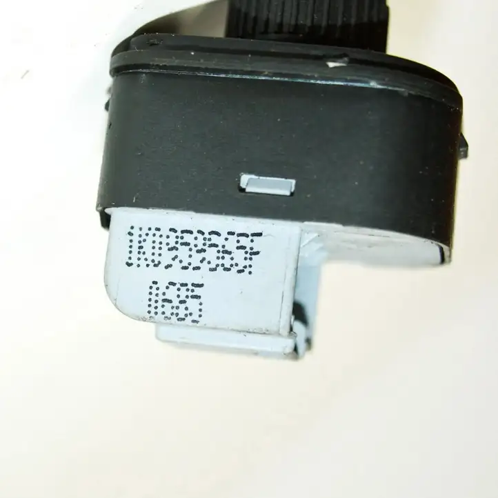 Volkswagen Golf V (2003 - 2009) 1K0959565F Кнопка фаркопа в багажнике — фото 5