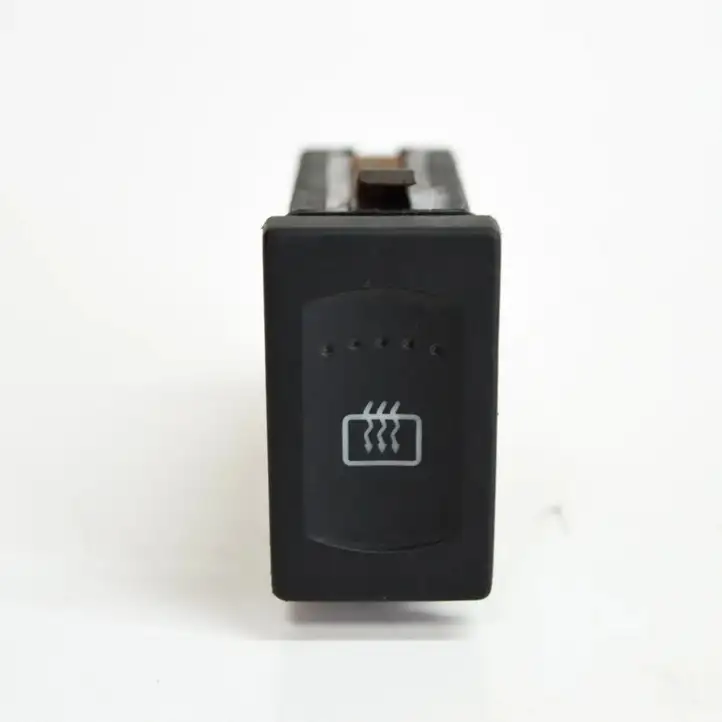 Volkswagen PASSAT B5.5 (2001 - 2005) 3B0959621D Кнопка фаркопа в багажнике — фото 1