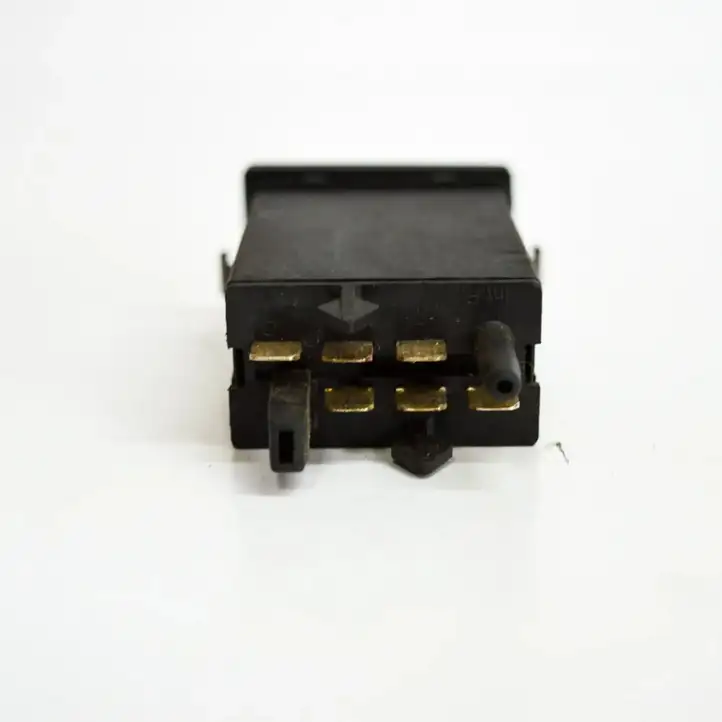 Volkswagen PASSAT B5.5 (2001 - 2005) 3B0959621D Кнопка фаркопа в багажнике — фото 3