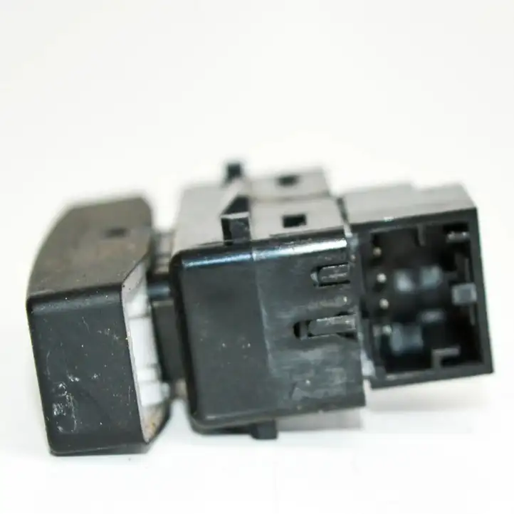 Volkswagen Touareg I (2002 - 2010) 7L6962125 Кнопка фаркопа в багажнике — фото 3