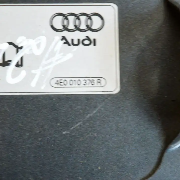 Audi A4 S4 B7 8E 8H (2004 - 2009) Отделка лючка топливного бака — фото 2