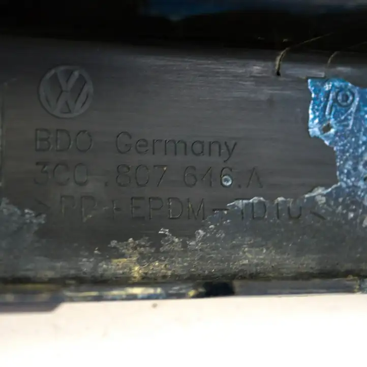 Volkswagen PASSAT B6 (2005 - 2010) 3C0807646A Молдинг переднего бампера — фото 4