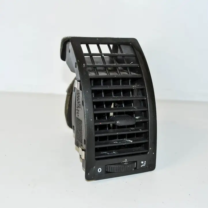 Volkswagen Polo (2005 - 2009) 6Q0819703 Воздушная решетка панели — фото 1