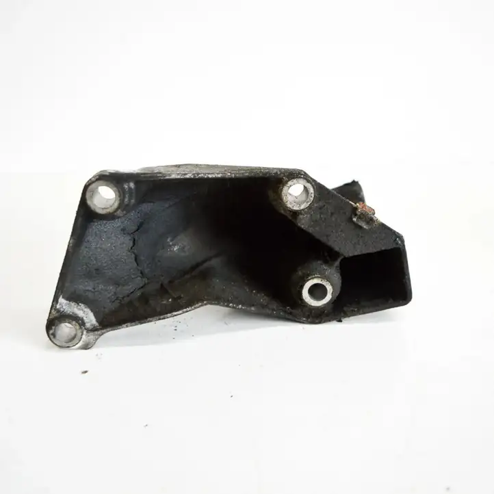 Volkswagen PASSAT B5.5 (2001 - 2005) 8D0199307P Кронштейн двигателя — фото 2