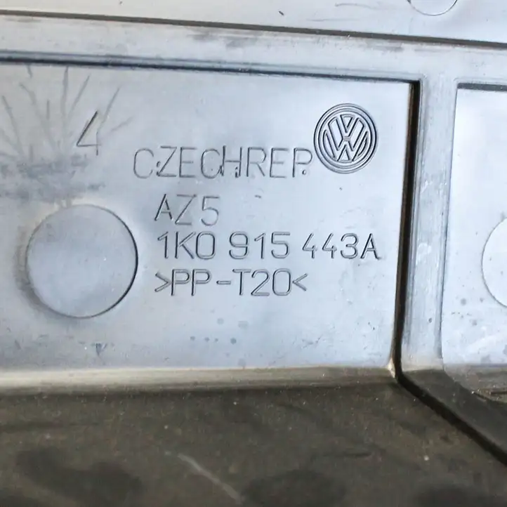 Volkswagen PASSAT B6 (2005 - 2010) 1K0915443A Ящик аккумулятора — фото 4