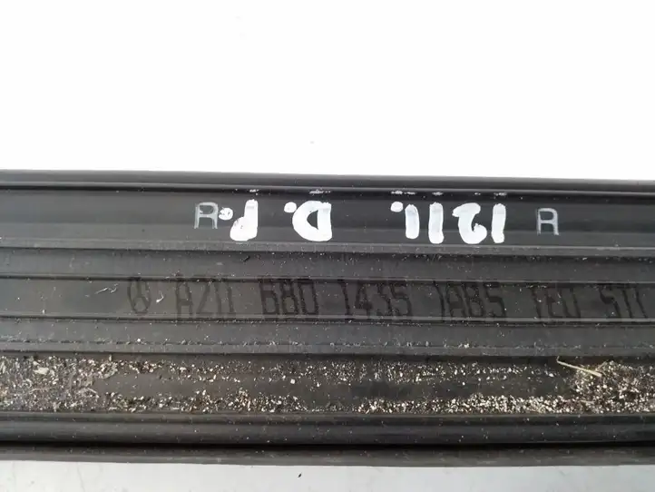 Mercedes-Benz E W211 (2002 - 2009) A2116801435 Внутренняя отделка переднего порога — фото 2