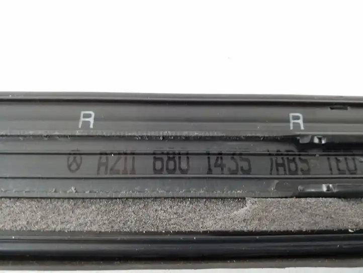 Mercedes-Benz E W211 (2002 - 2009) A2116801435 Внутренняя отделка переднего порога — фото 2
