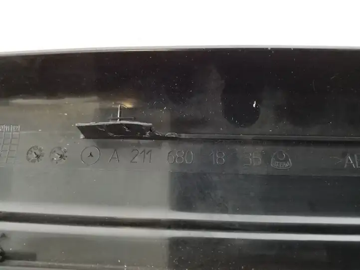 Mercedes-Benz E W211 (2002 - 2009) A2116801835 Внутренняя отделка переднего порога — фото 2