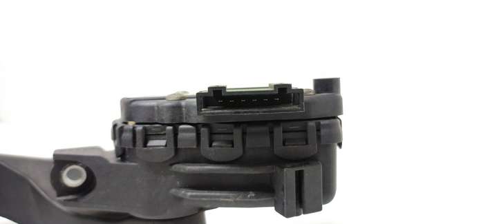 Volkswagen PASSAT B5.5 (2001 - 2005)  8D1721523F Педаль акселератора