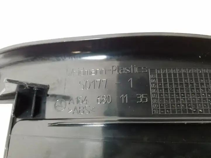 Mercedes-Benz ML W164 (2005 - 2011) A1646801135 Внутренняя отделка заднего порога — фото 2