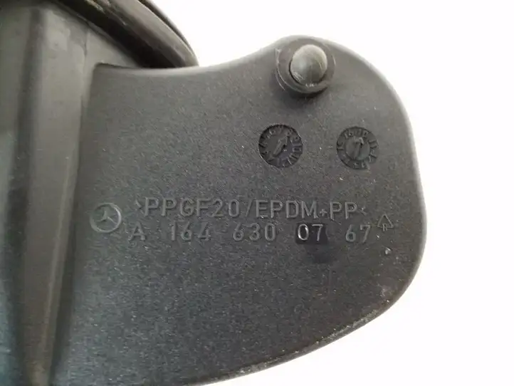 Mercedes-Benz ML W164 (2005 - 2011) A1647570006 Крышка топливного бака — фото 3