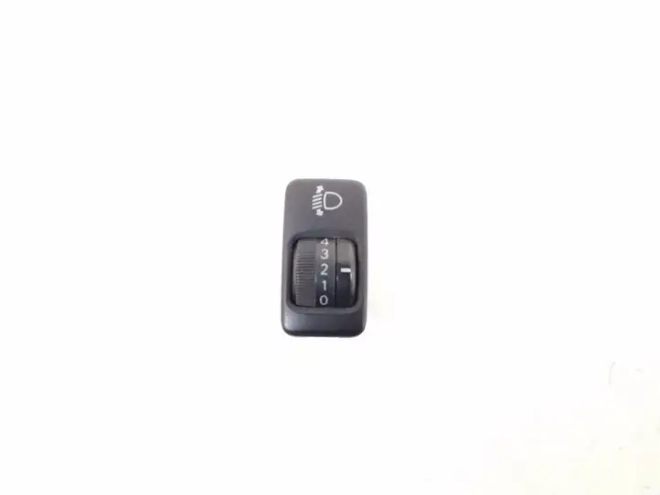 Toyota Land Cruiser (J120) (2002 - 2009) 84152-33030 Включатель фонарей — фото 1
