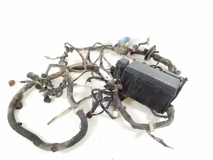 Toyota Land Cruiser (J120) (2002 - 2009) 82741-35110 Блок предохранителей — фото 1