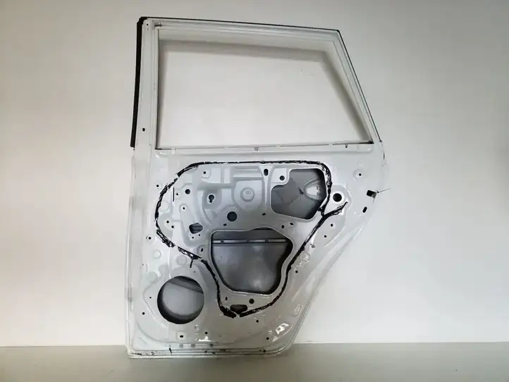 Toyota Auris E180 (2012 - 2018) Задняя дверь — фото 2