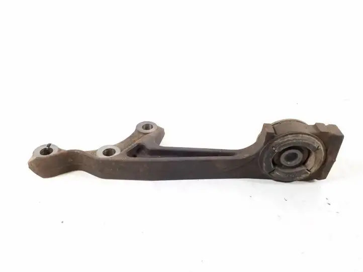 Toyota Land Cruiser (J120) (2002 - 2009) 52392-60022 Кронштейн переднего редуктора — фото 1