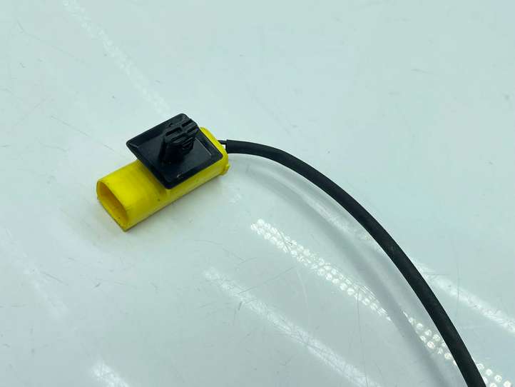 BMW 2 F45 (2014 - 2021)  7300537 Привод подушки безопасности для пешехода на капоте