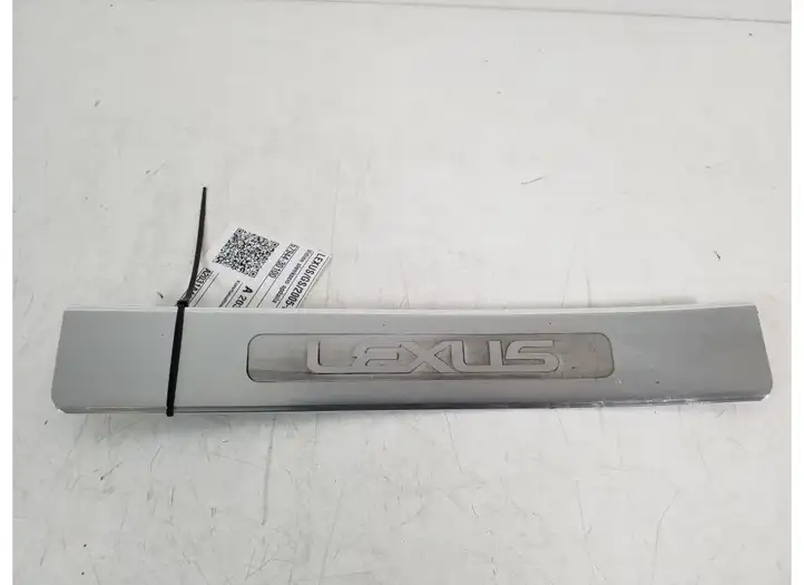 Lexus GS 300 350 430 450h (2004 - 2007) 67944-30100 Внутренняя отделка заднего порога — фото 1