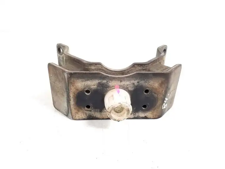 Toyota Hilux (AN10, AN20, AN30) (2004 - 2008) 12371-0L080 Опора двигателя — фото 1