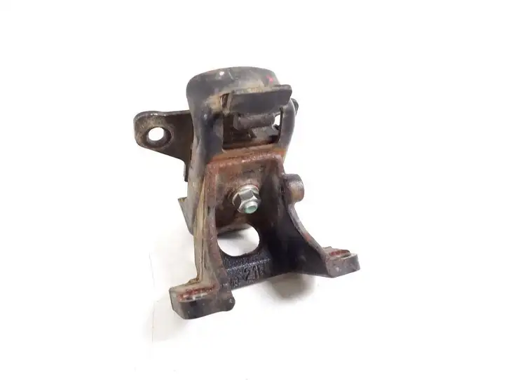 Toyota Hilux (AN10, AN20, AN30) (2008 - 2011) 12361-30131 Опора двигателя — фото 2