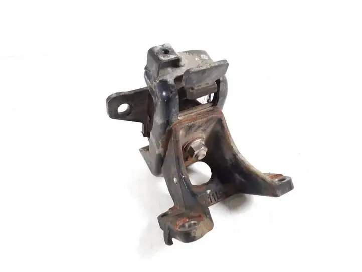 Toyota Hilux (AN10, AN20, AN30) (2008 - 2011) 12361-30131 Опора двигателя — фото 2