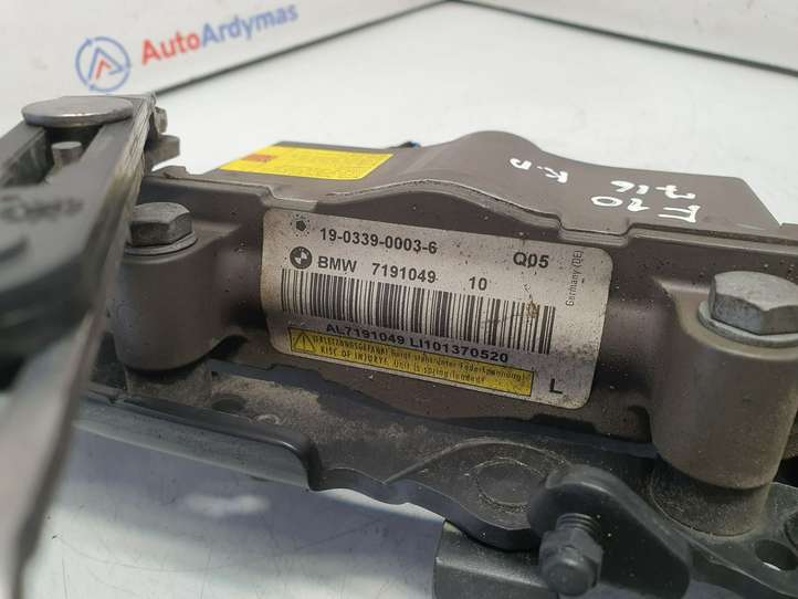 BMW 5 F10 F11 (2009 - 2016)  7207199 Петля (петли) капота
