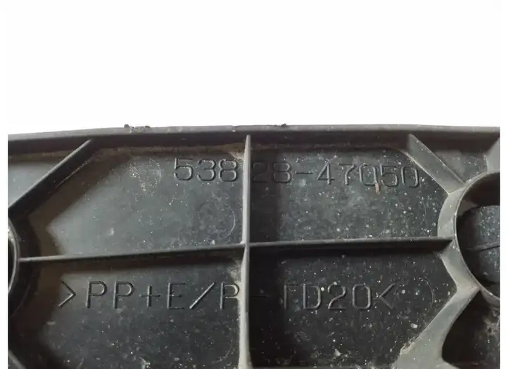 Toyota Prius+ (ZVW40) (2011 - 2018) 53828-47050 Другая часть кузова — фото 3