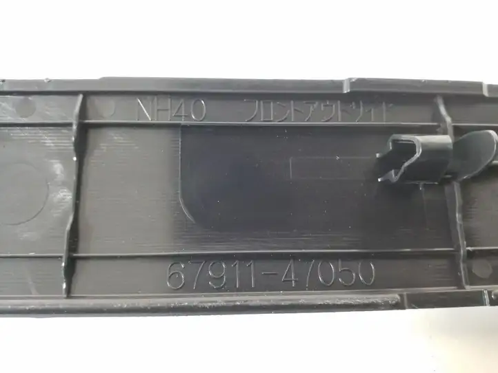 Toyota Prius+ (ZVW40) (2011 - 2018) 67911-47050 Внутренняя отделка переднего порога — фото 2