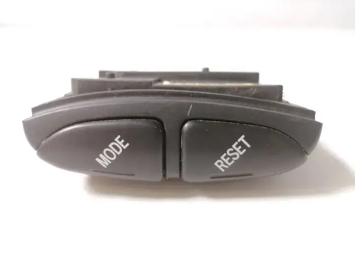Lexus ES 250 - 300 - 330 (2001 - 2006) 84244-33050 Кнопки на рулевом колесе — фото 1