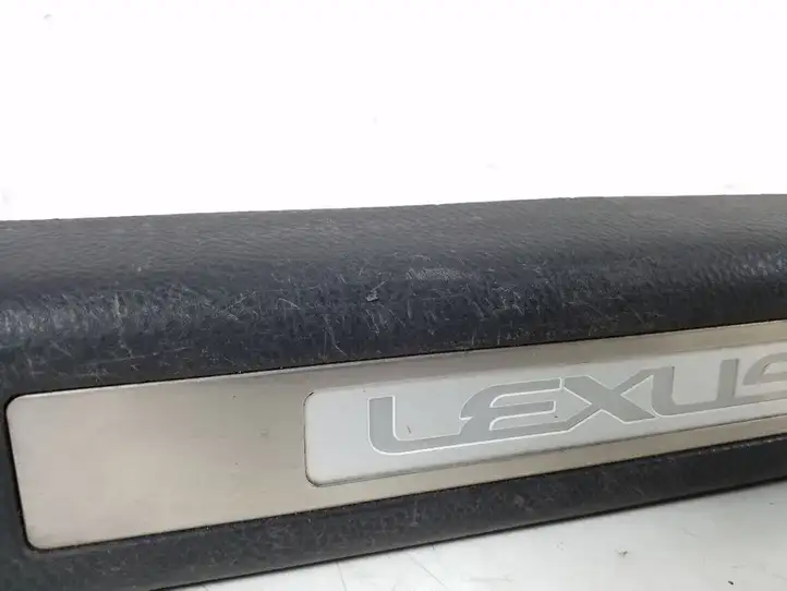Lexus RX 330 - 350 - 400H (2003 - 2006) 67940-48010 Внутренняя отделка заднего порога — фото 3