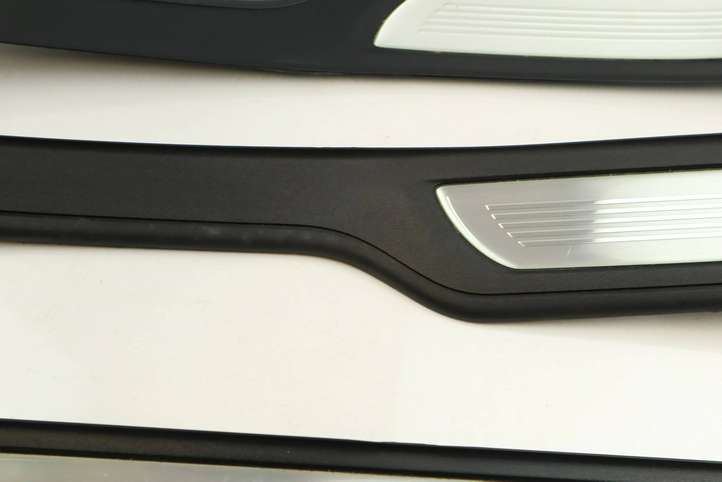 BMW 3 E90 E91 (2005 - 2012)  7907154 Отделка переднего порога (внутренняя)